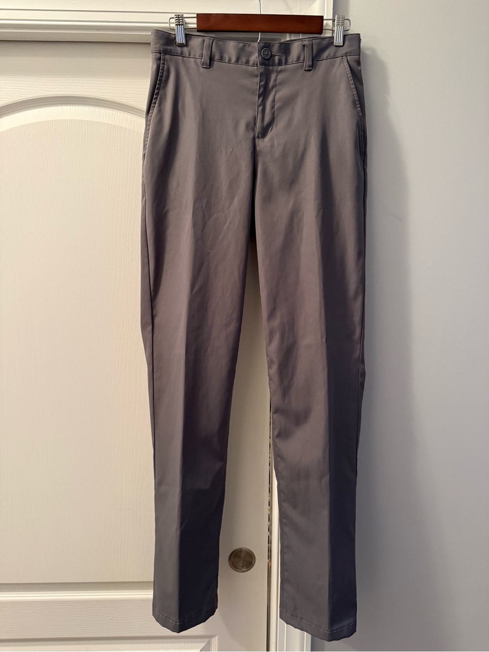 Like New-MENS-Lands' End Artic Gray no Iron flat front pant/khakis-Size 30/36
